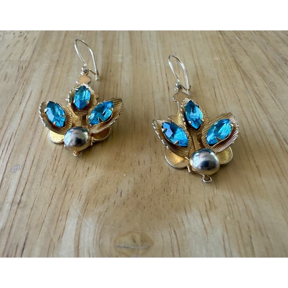 Vintage‎ Bright Aqua Unfoiled Glass Dangle & Gold Tone Earrings EUC - Picture 4 of 8